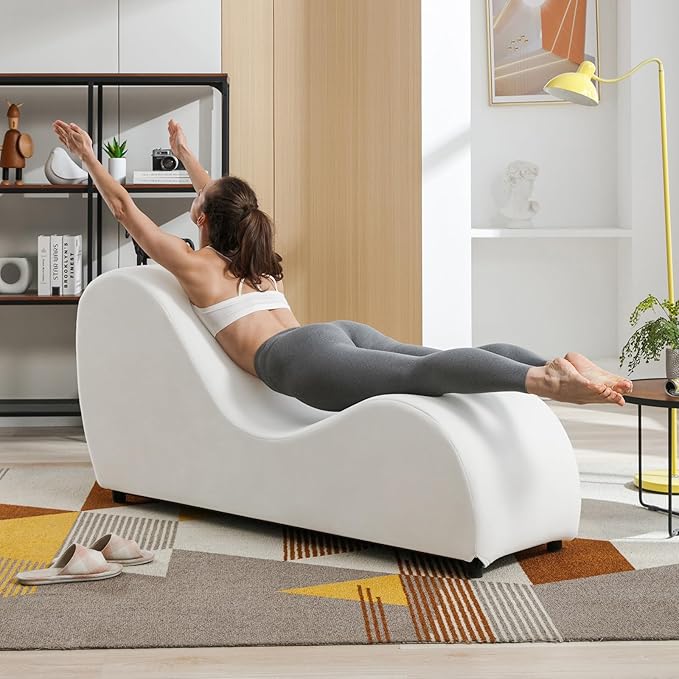 Mjkone 60.6 W Yoga Sofa Chair Chaise Lounge Chairs Indoor for Adults Bedroom Yogas Stretching Curved Velvet Yoga Lounges Chaise Chair for Living Room Relaxing Apartment Exercising Beige