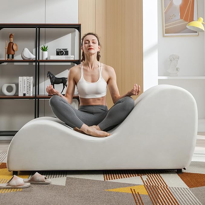 Mjkone 60.6 W Yoga Sofa Chair Chaise Lounge Chairs Indoor for Adults Bedroom Yogas Stretching Curved Velvet Yoga Lounges Chaise Chair for Living Room Relaxing Apartment Exercising Beige