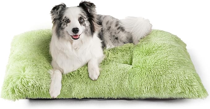 EHEYCIGA Fluffy Dog Crate Bed for Large Dogs Plush Faux Fur Crate Pad Calming Anti Anxiety Large Dog Bed Washable Soft Warm Mat with Non-Slip Bottom Green