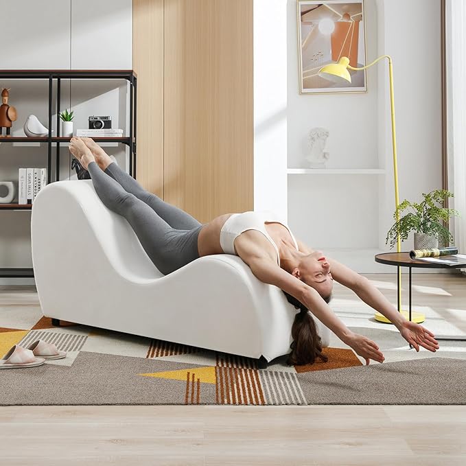 Mjkone 60.6 W Yoga Sofa Chair Chaise Lounge Chairs Indoor for Adults Bedroom Yogas Stretching Curved Velvet Yoga Lounges Chaise Chair for Living Room Relaxing Apartment Exercising Beige