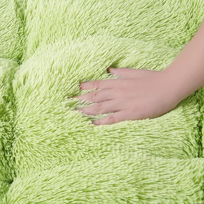 EHEYCIGA Fluffy Dog Crate Bed for Large Dogs Plush Faux Fur Crate Pad Calming Anti Anxiety Large Dog Bed Washable Soft Warm Mat with Non-Slip Bottom Green