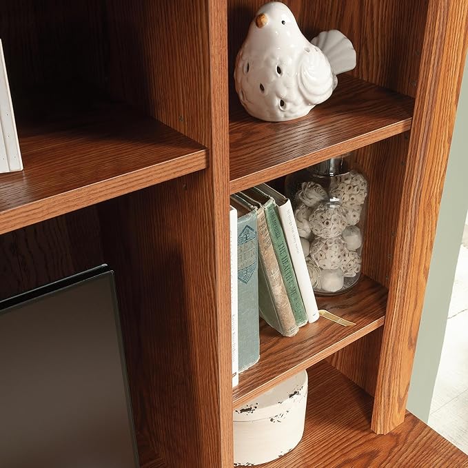 BOWERY HILL Home Office Computer Desk with Hutch 3 Adjustable Shelves for Small Space in Carolina Oak
