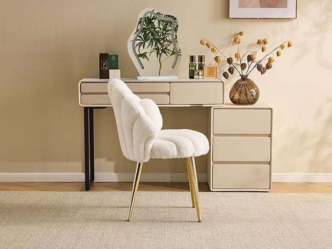 VINGLI Shell-Shaped Teddy Fleece Accent Vanity Chair with BackComfy Khaki and Gold Desk Chair No WheelsCute Small Pearl Deco PillowGift for Girls/Womenfor MakeupOfficeDiningNailSewingBedroom