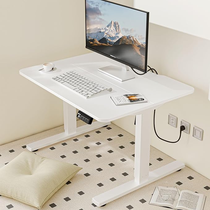 ERGOMAKER Low Height Adjustable Desk with Lockable Wheels Lifts 18.9-29.5 31.5 x 23.6 Electric Small Standing Desk with Splice Board for Home Office &amp Short People(White Frame White Desktop