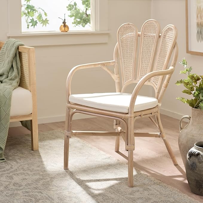 SAFAVIEH Home Collection – Maki White Washed Rattan Arm Chair with Ivory Seat Cushion Curved Scalloped Back Design Fully Assembled (ACH4904A)