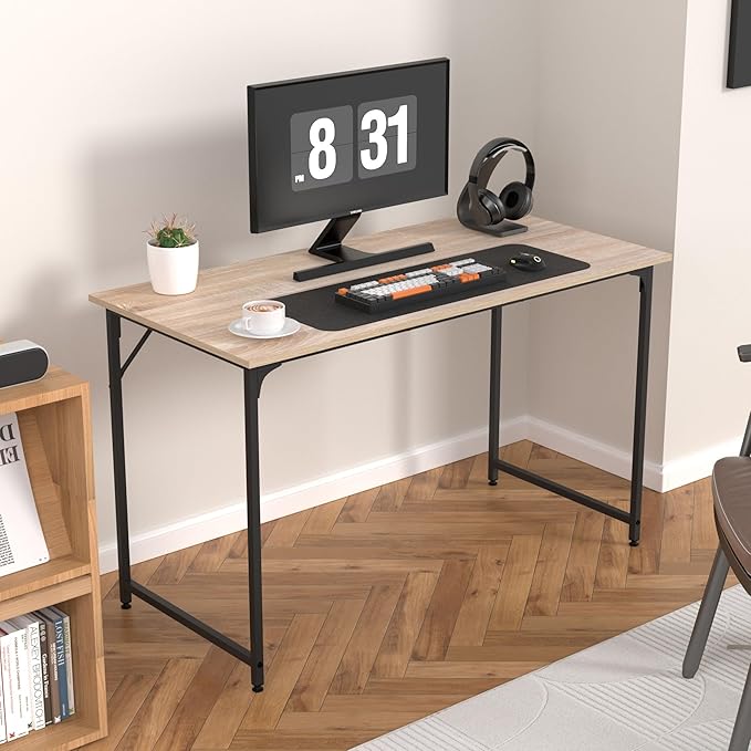 47 Inch Computer Desk with Wood Board and Metal Frame Modern Simple Style Work Desk with Adjustable Feet Study Gaming Desk Table for Home Office Bedroom Small Spaces