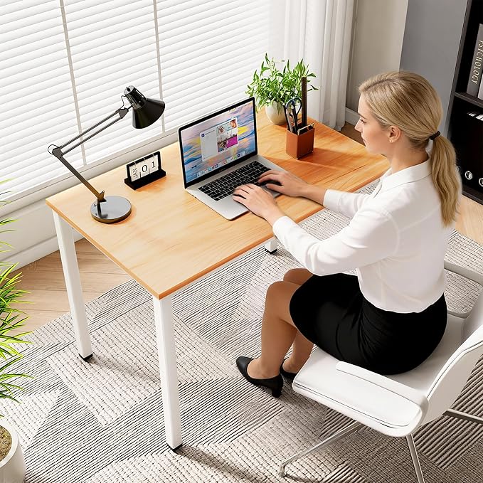 40 Inch Computer Desk Small Home Office Desk with Deeper Desktop Study Writing Gaming Table Modern Simple PC Desk for Office Home Bedroom Easy Assembly Adjustable Feet Oak